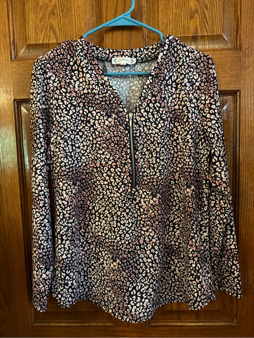 Nanette Le pore Medium Pullover Blouse V Neck 1/4 Zipper Pink & Navy Long Sleeve